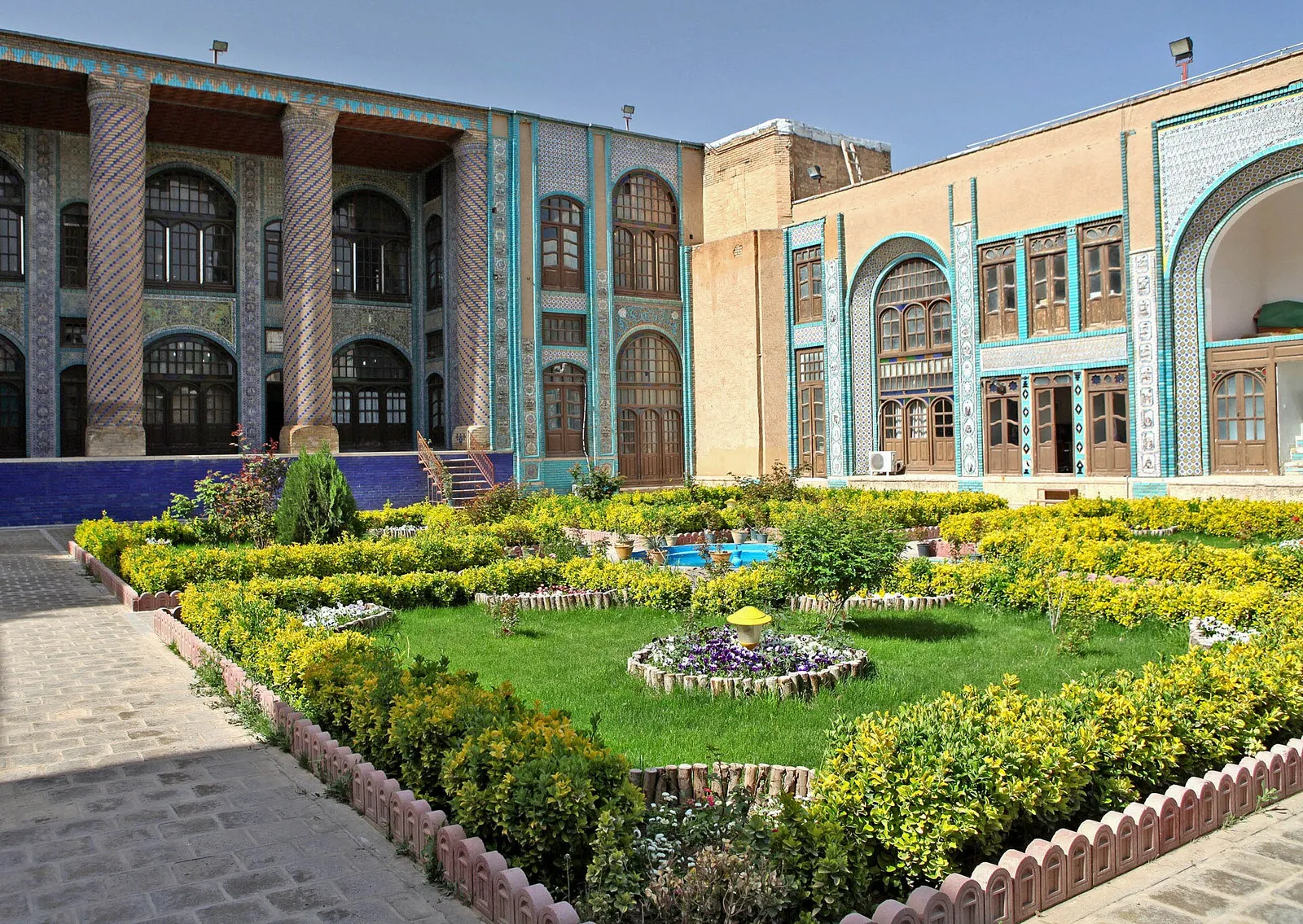 تکیه معاونالملک
